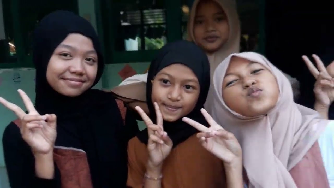 SETELAH SEHARI SEMALAM MENJADI SANTRI DI SEKOLAH
