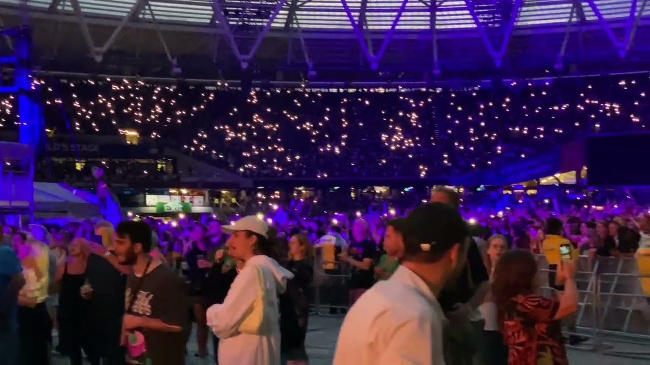 Red Hot Chili Peppers - Under The Bridge (London Stadium, June 25, 2022) 4K