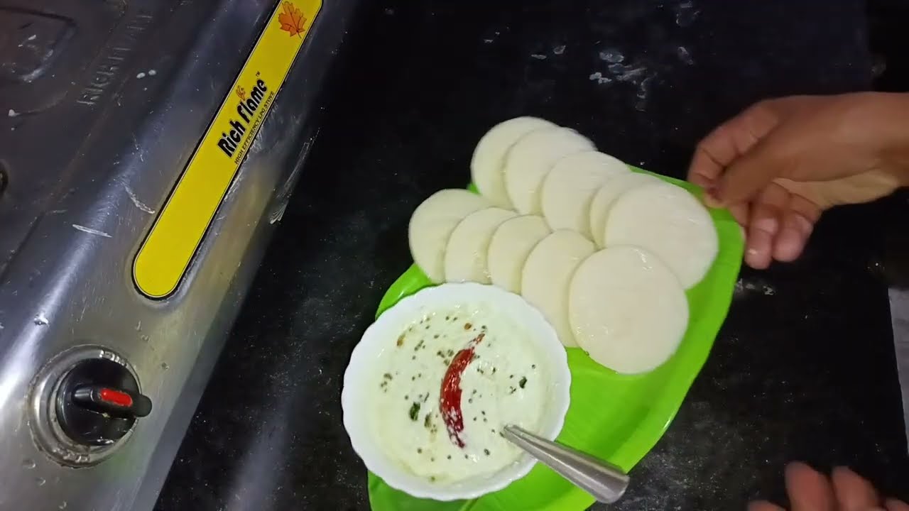 10 मिनट में रवा इडली तैयार बहुत ही सरल तरीके से