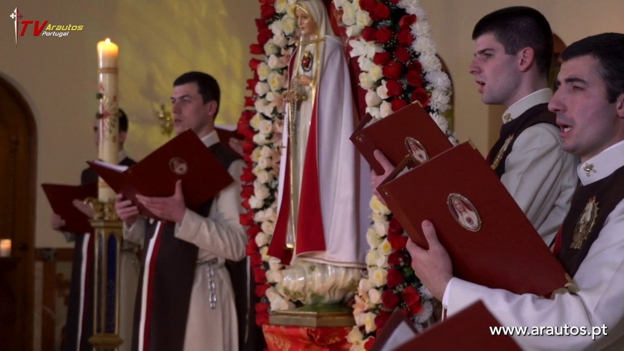 Arautos cantam Ave Maria
