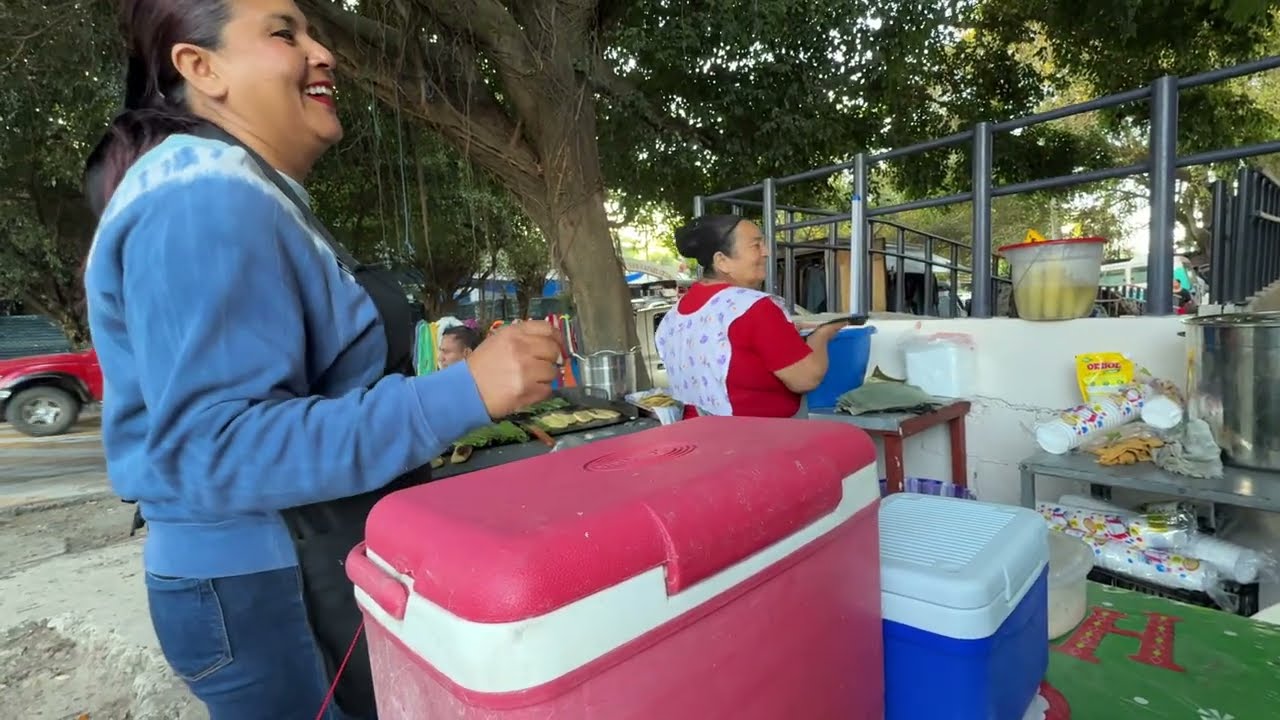 Como ya es tradición en el Tiangue disfrutamos unos tamalitos 