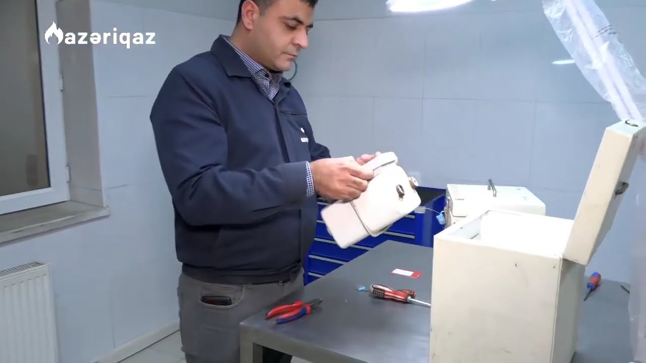 Qaz sayğacına müdaxilə. Maqnit qoyularaq hesabat mexanizmi sıradan çıxarılıb.