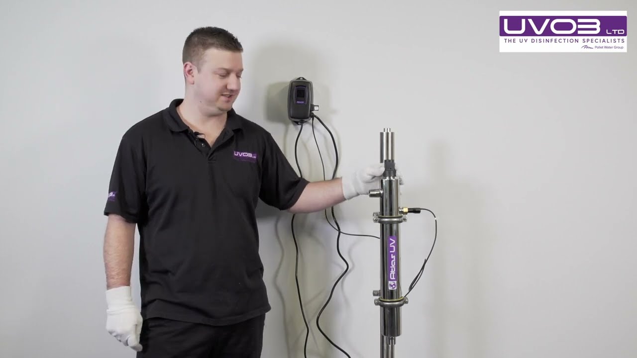 Changing or replacing a UV quartz sleeve on an Atlas UV unit