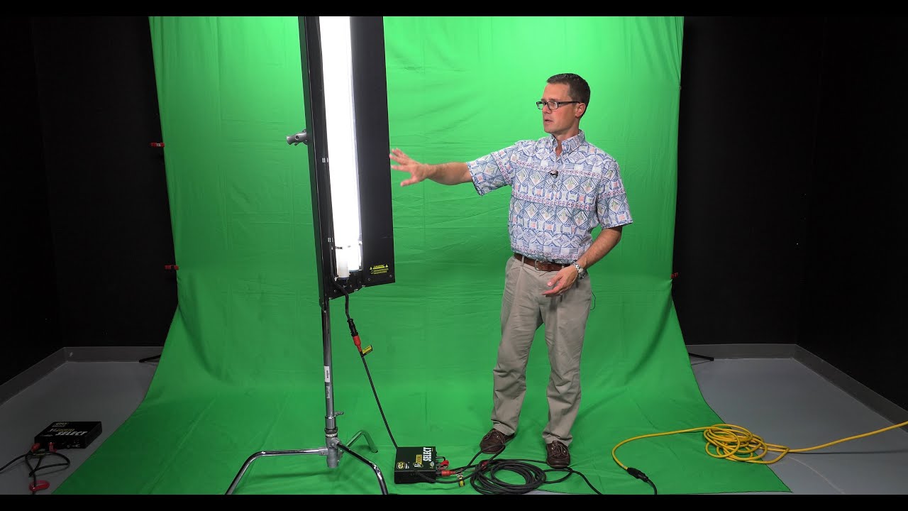 Kino 4' Fluorescent Light & C-Stand