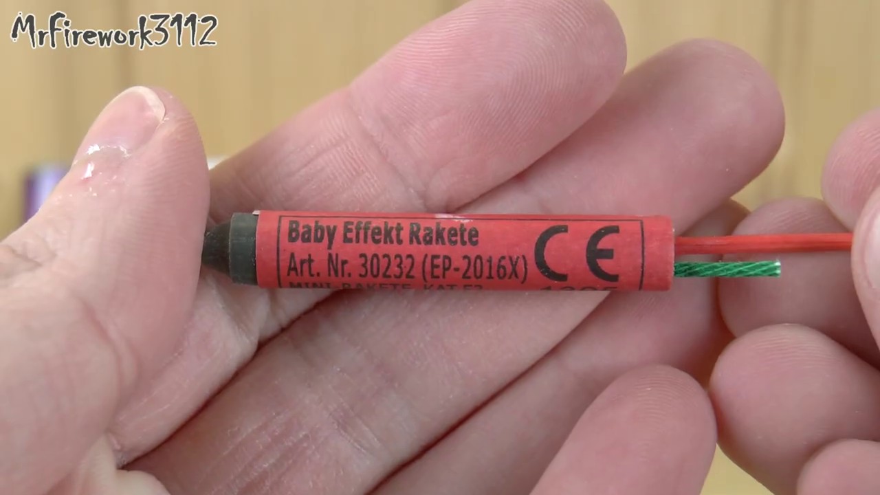 Pyro Austria Baby Effekt Raketen NEM: ca. 0.4g/ Stk. Preis: 1,99€