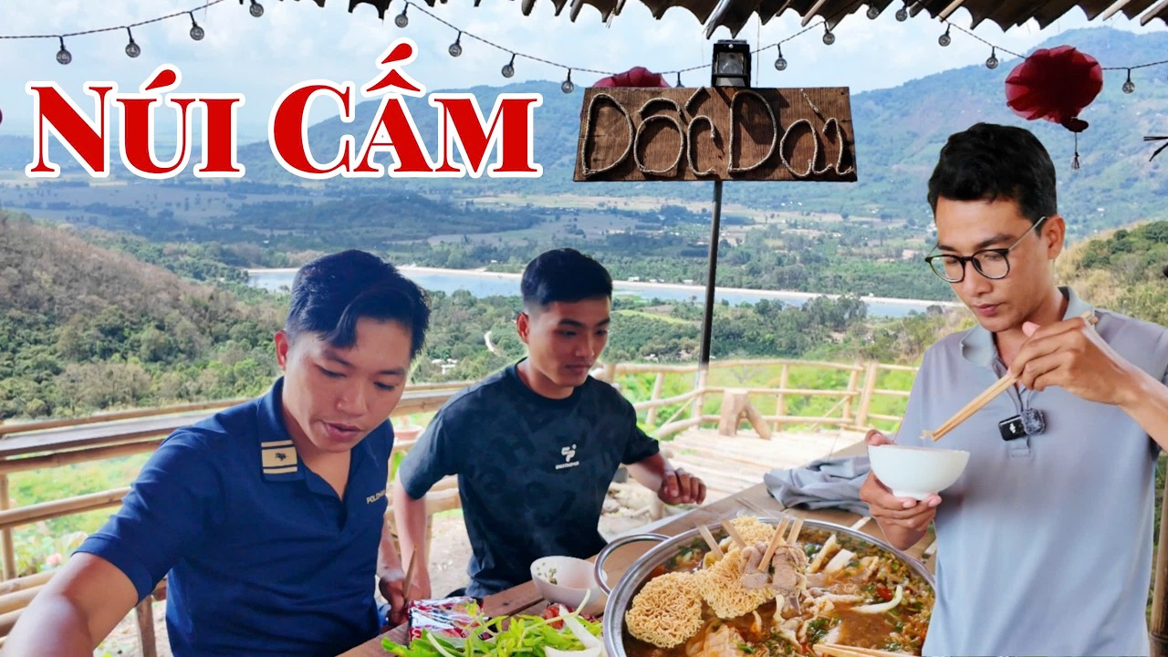Đường chạy xe lên quán Dốc Dài và đi bộ lên Điện Ngàn Dân - Núi Cấm - An Giang