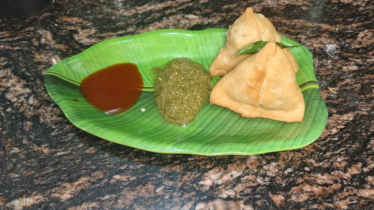 Aalu samosa sarson ki chatni