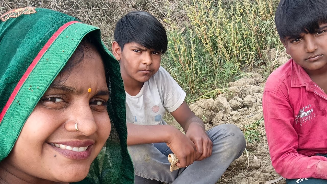 Khet per Aalu khodne Gaye#dailyvlog #longvideo #minivlog #vlog 