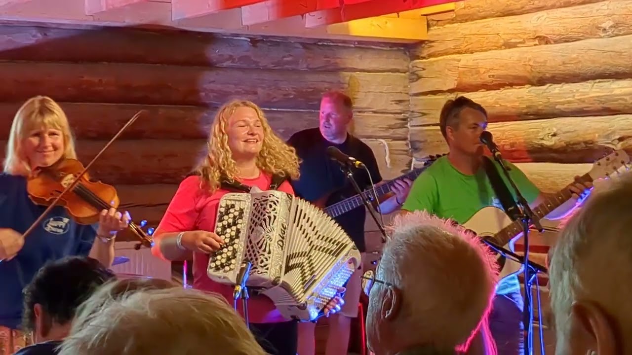 Happy Skvett Brown eyed girl - Bälgspel vid Landsvägskanten 2023 (markuz.se)