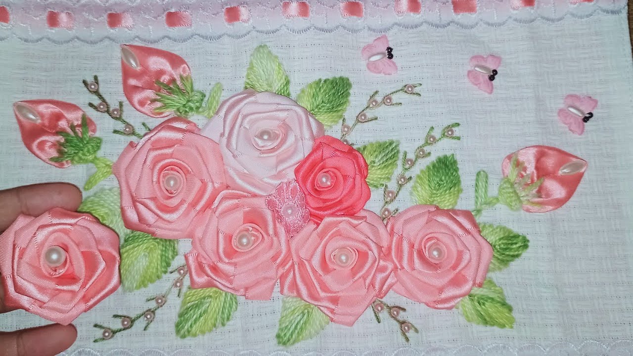 Rosas Rococó pra iniciantes com fitas de cetim modelo 454