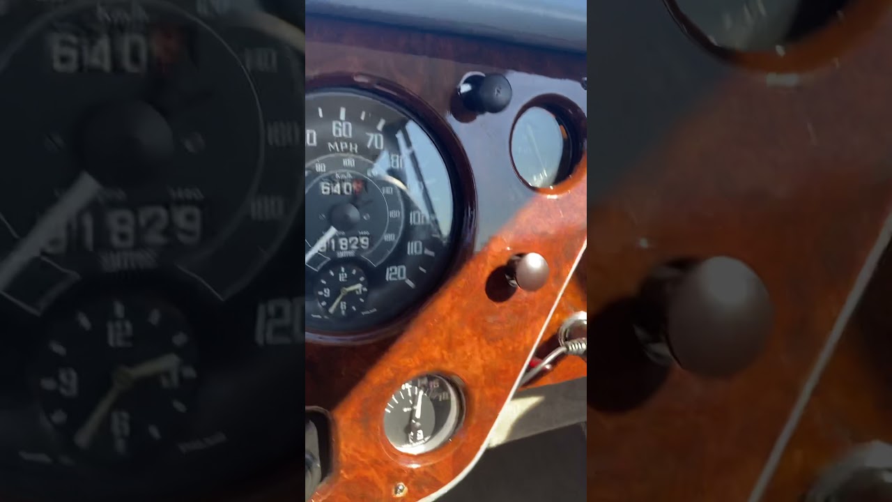 Alvis TD21 (Alvo) driving