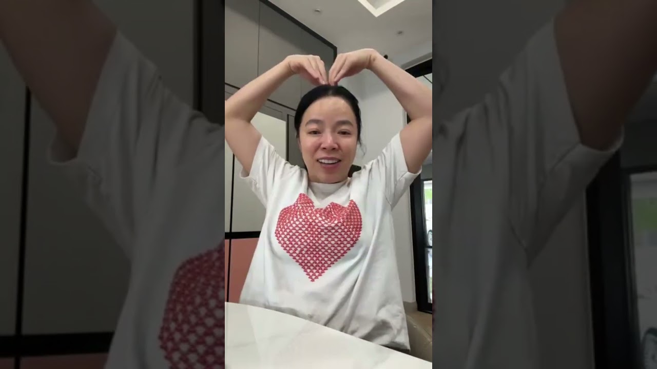水蓉说很久没有直播和大家庭聊天了.....