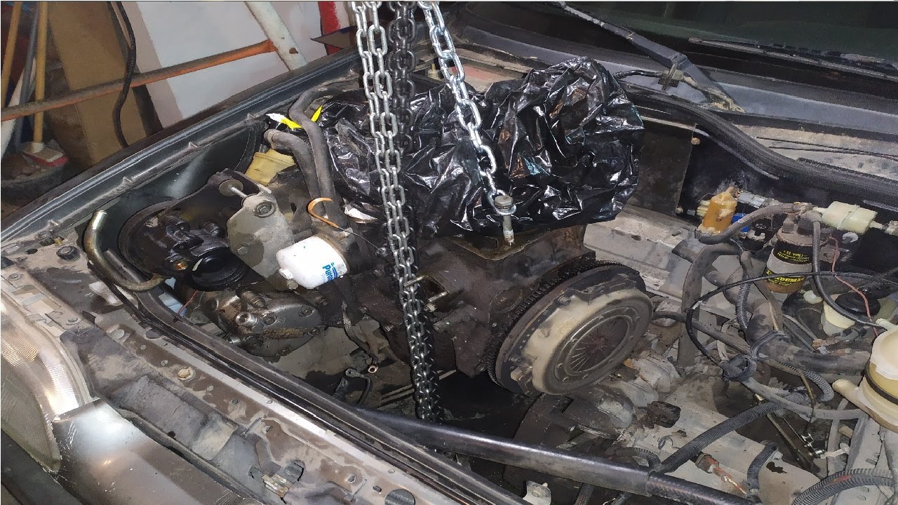 Proyecto Renault 19: Parte 9 - Sacamos el radiador, arranque y EL MOTOR