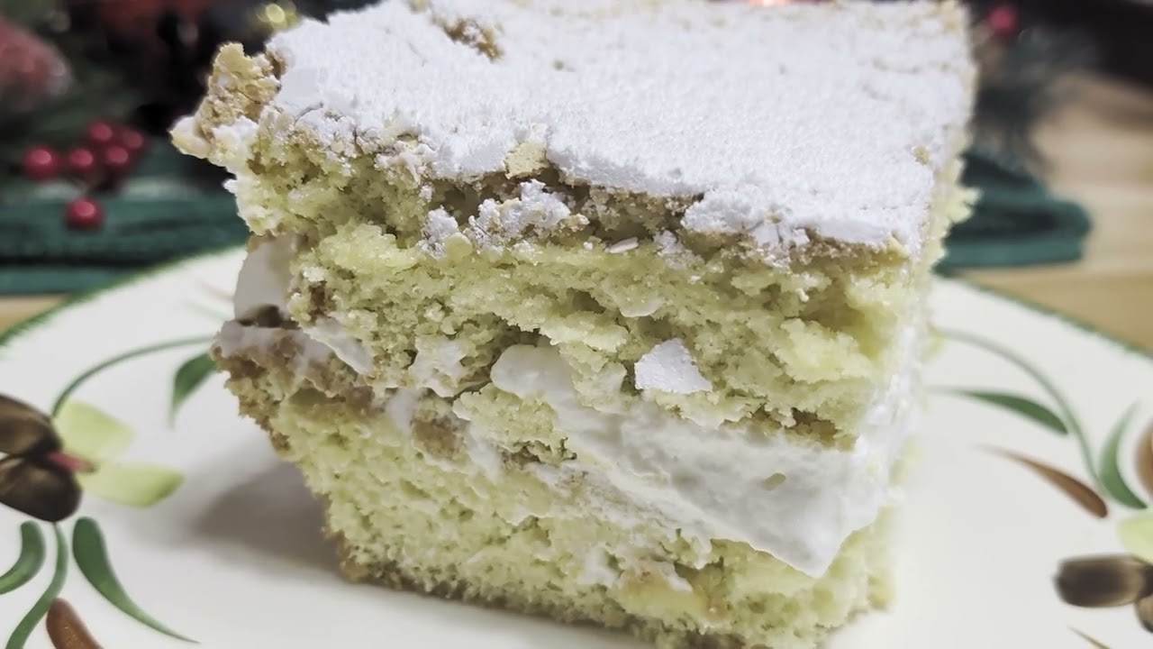 Sponge Cake with Whipped Cream, light and fluffy! Stay till end Bok Towers Christmas arrangements