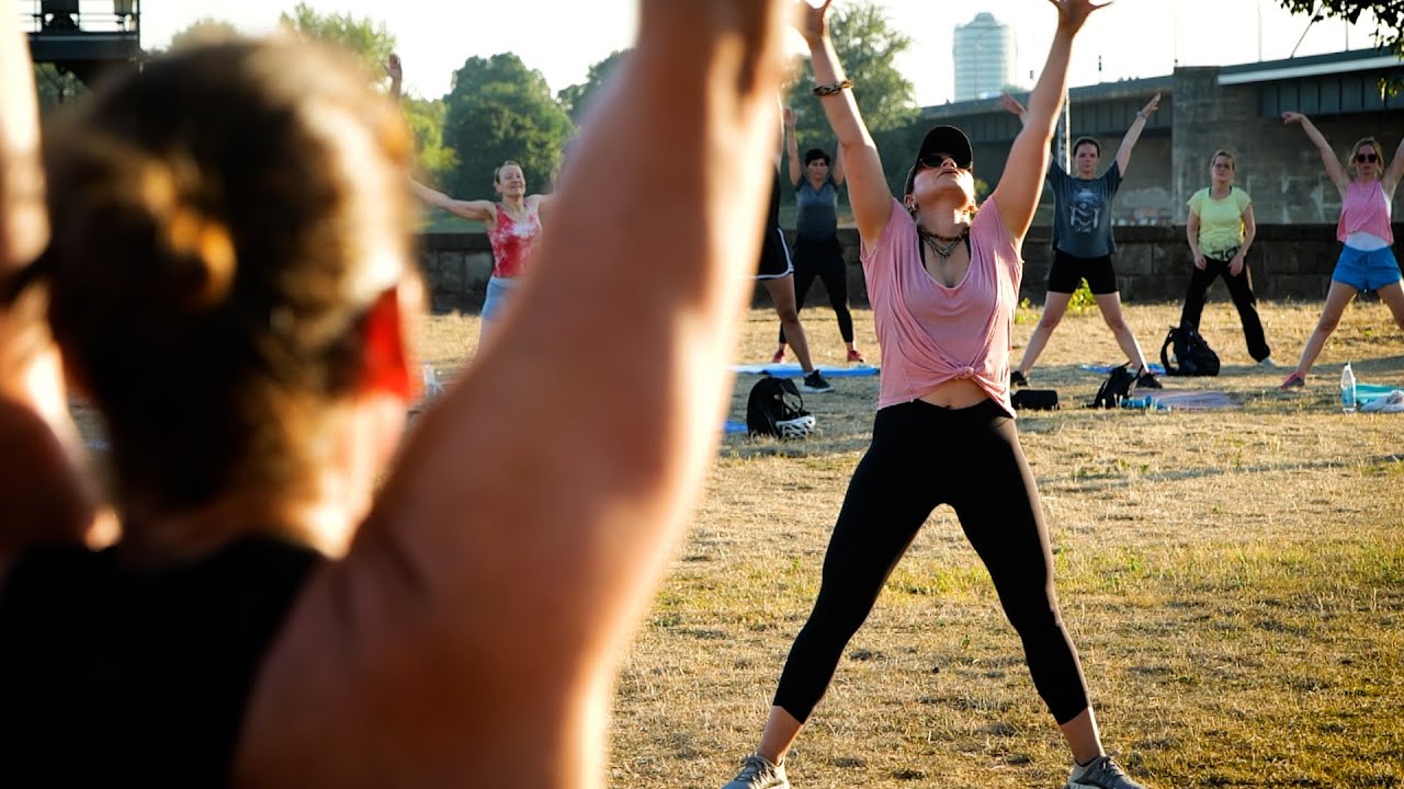 Gemeinsam draußen trainieren: „Sport im Park“