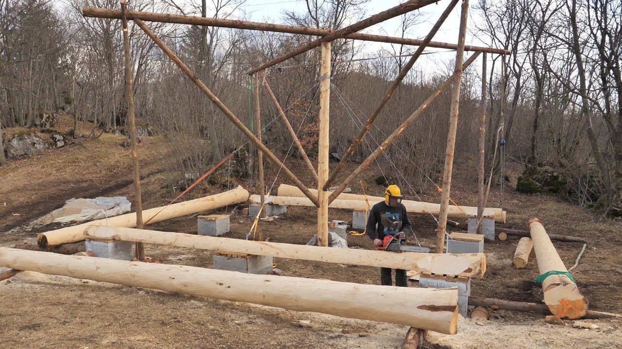 Building Off Grid Log Cabin - Ep 11 / Lift Works And The First Logs Are In Place