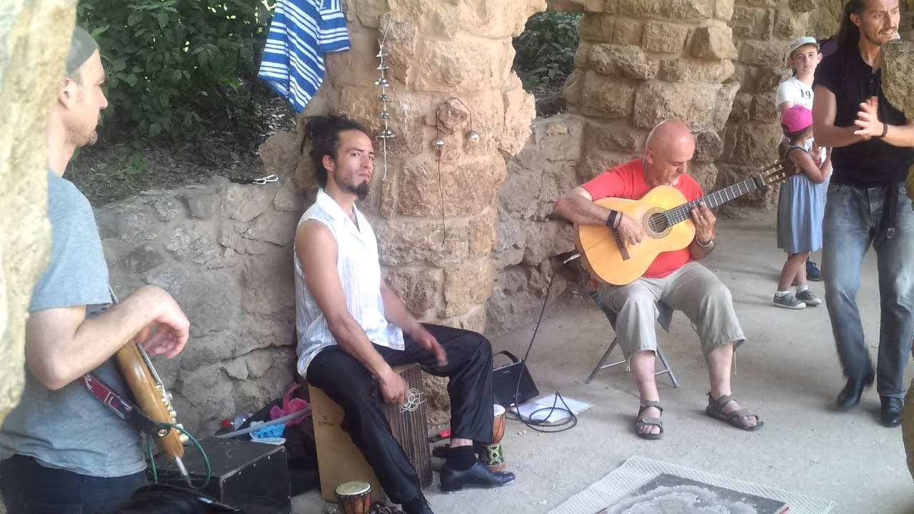 Flamenco Group Tablao Sur Busking in Park Güell, Barcelona, Spain (2015)