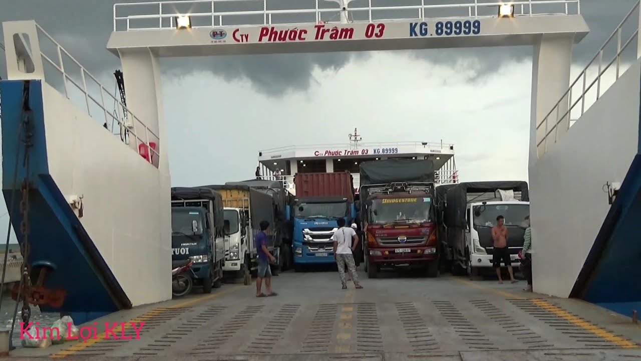 Ngắm Nhìn Phà Siêu Tải Chở Xe Container Vượt Biển.