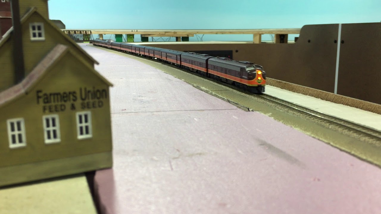 Kato N scale illinois central set