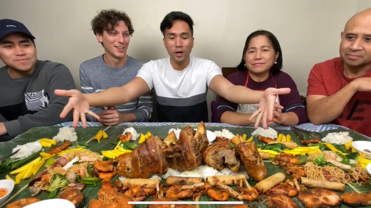 Fabio Eats with LOUD BISAYA FAMILY and eats BAGOONG and CRISPY PATA | boodle fight with family ❤️