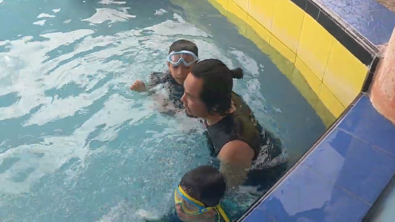 Belajar Berenang Mengapung Gaes