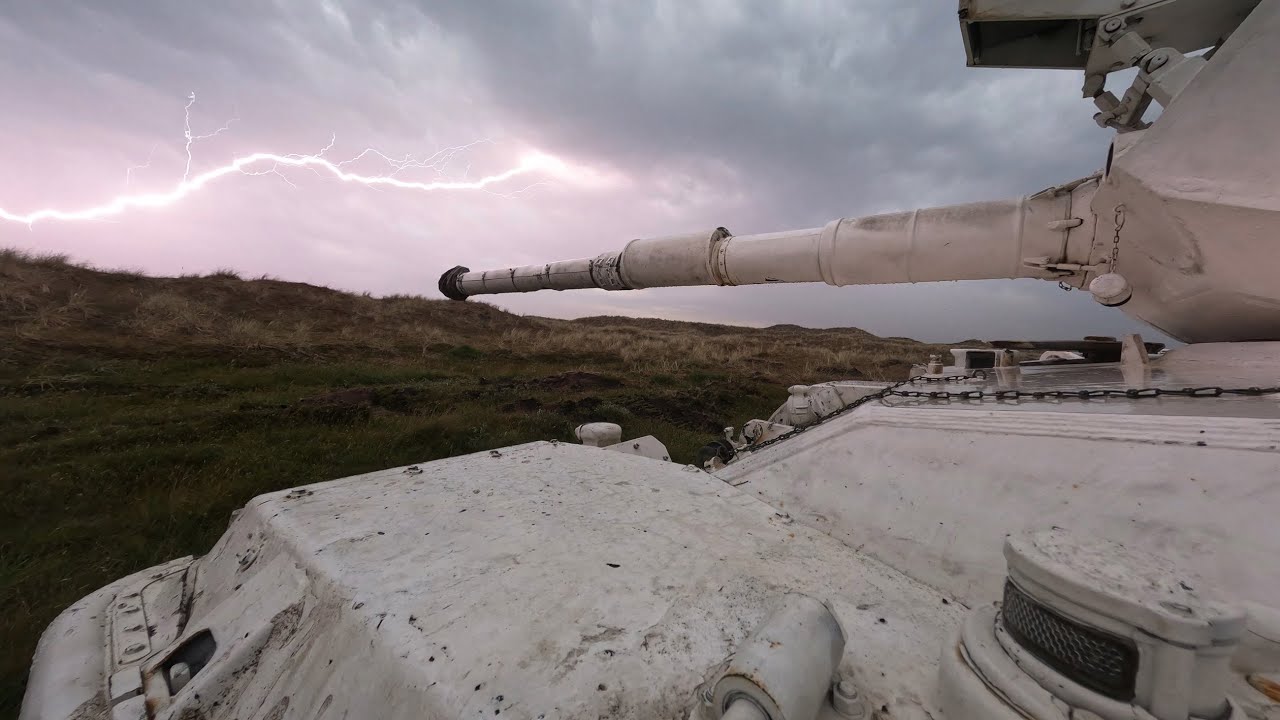 Leopard 1A5 in a Thunderstorm - Leopard 1 Tank - Danish army