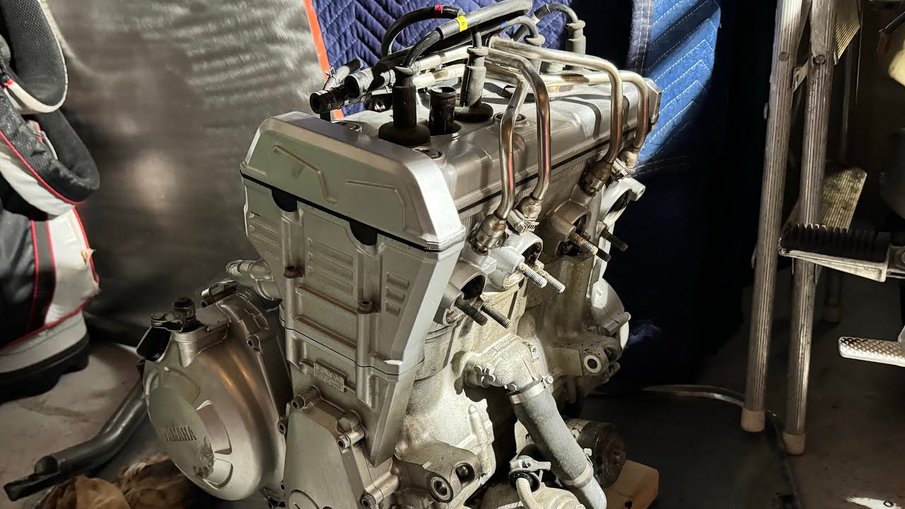 Pulling the FZ1 engine!