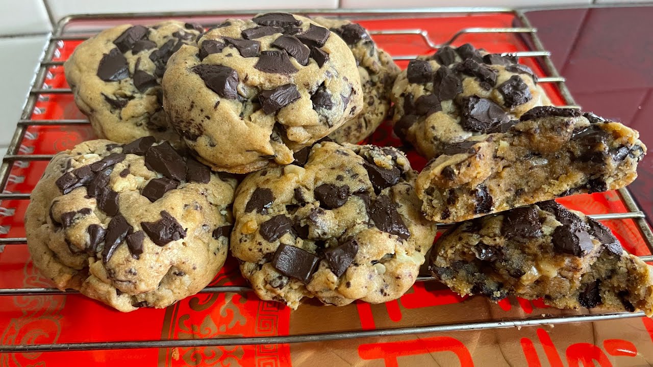 Levain bakery chocolate cookies New York styles #cookies #levain