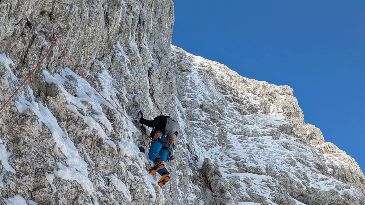 Igličeva smer | V+/IV, 350m, 5h30 | Mala Rinka