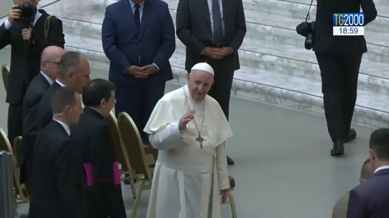 Papa Francesco: successo, potere e denaro grandi idoli della storia