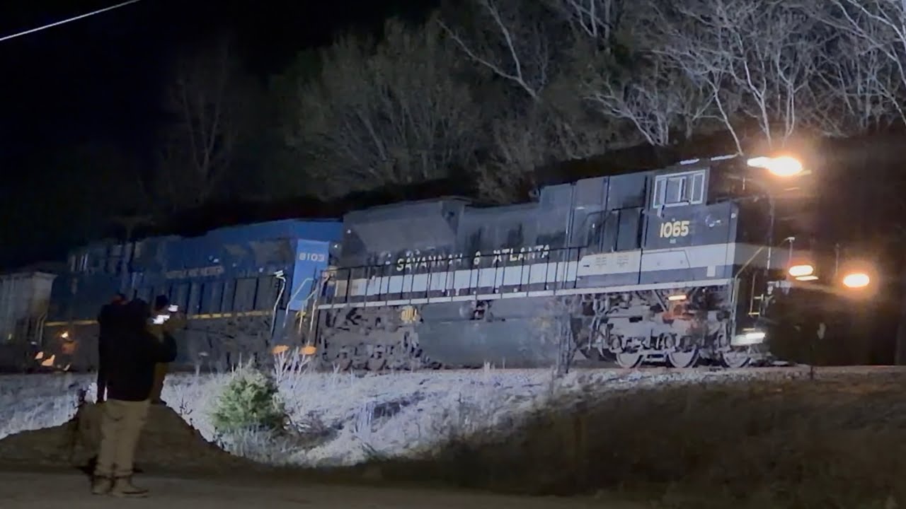 Chasing NS 824 from Burkeville to Jack with a wild heritage duo!! NS1065 leads and 8103 trails!