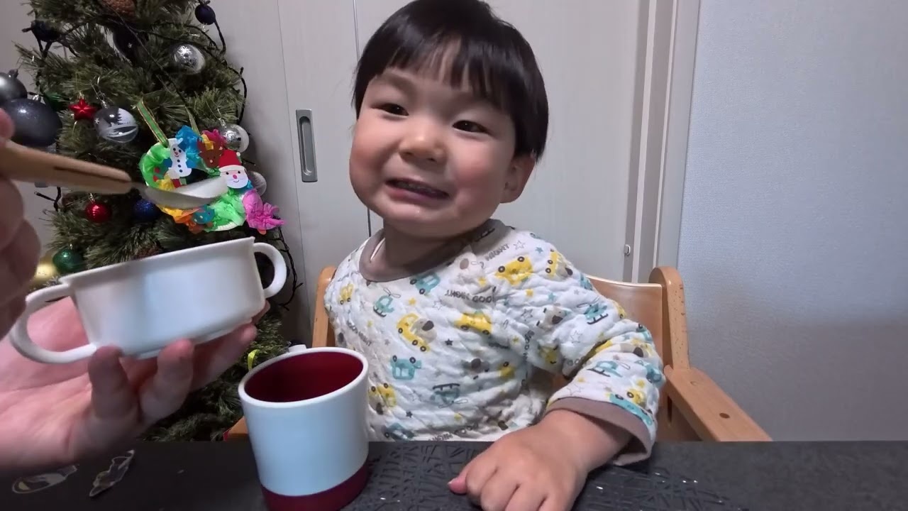 早く食べ終わって欲しい日に限ってマイペースを存分に発揮する3歳児boy