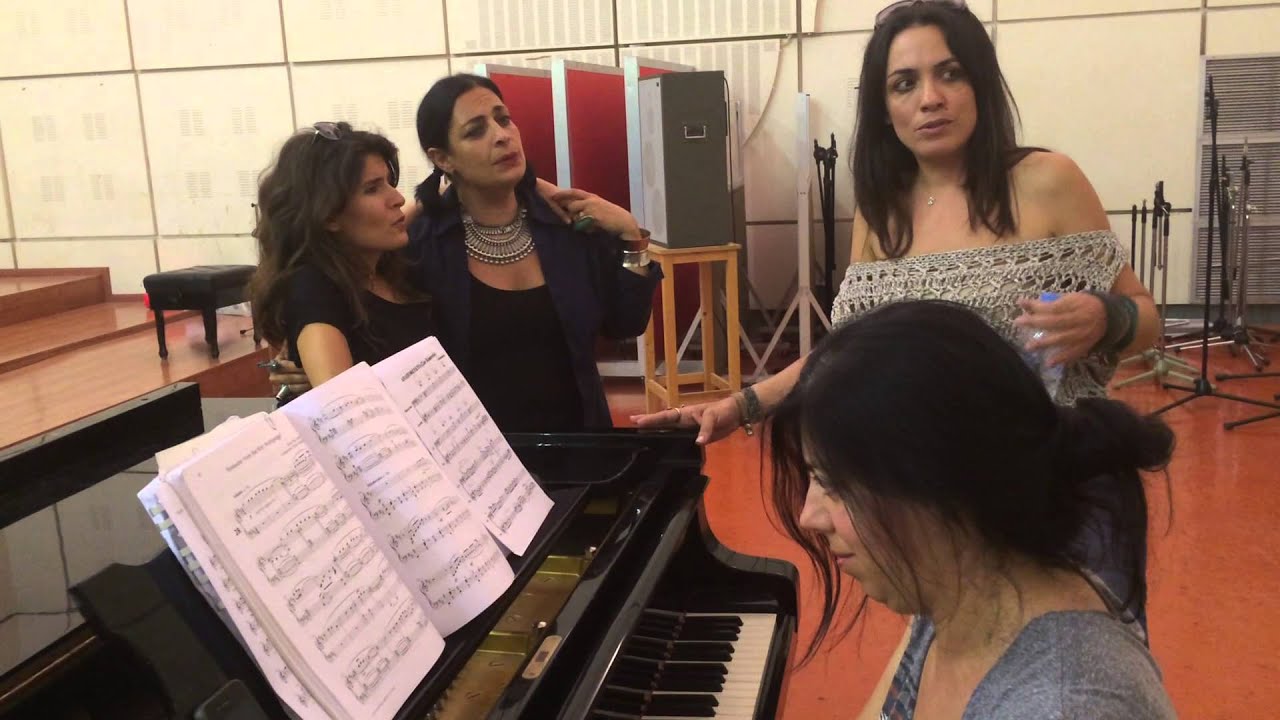 Alexia Vassiliou - Σε πότισα ροδοσταμο with Betty Harlafti & Ioanna Forti