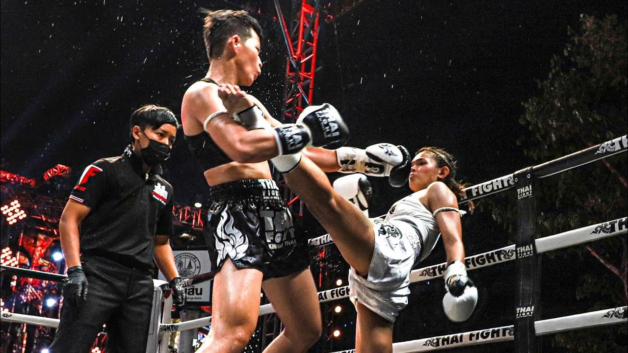 Phetjeeja Back Elbows KO Phetchjeeha vs Aida Looksaikongdin