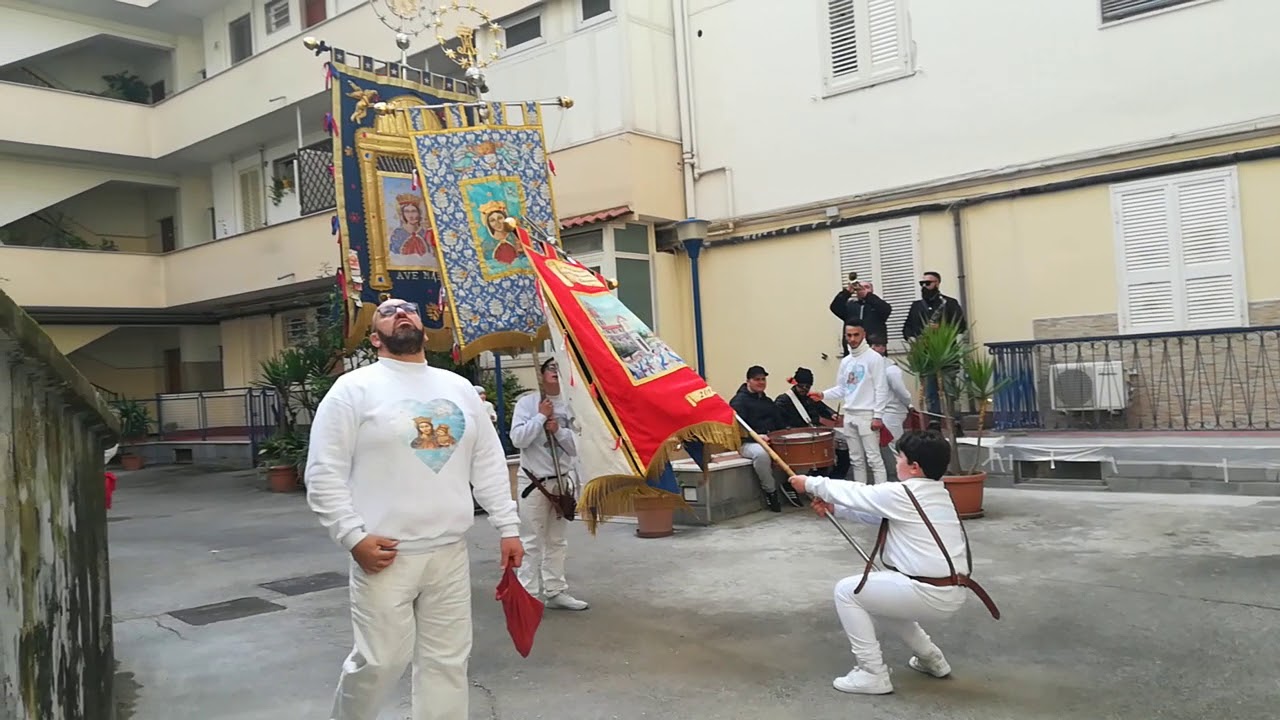 I vecchi battenti di Fuorigrotta. Maria ss dell'arco