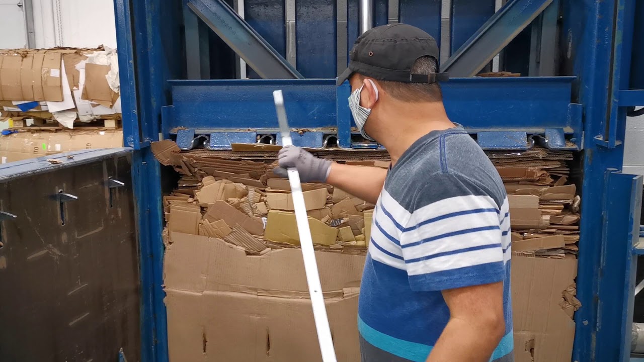 Baler instruction- how to make a bale of cardboard