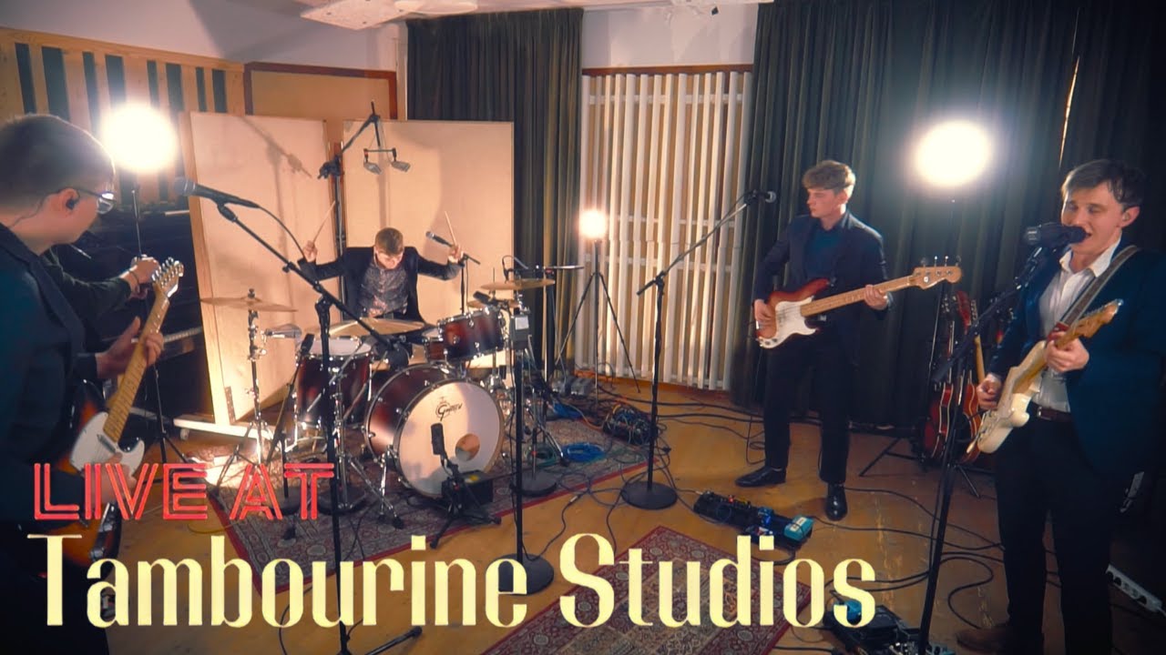 Major Business - Flying Juvenile (Live at Tambourine Studios)