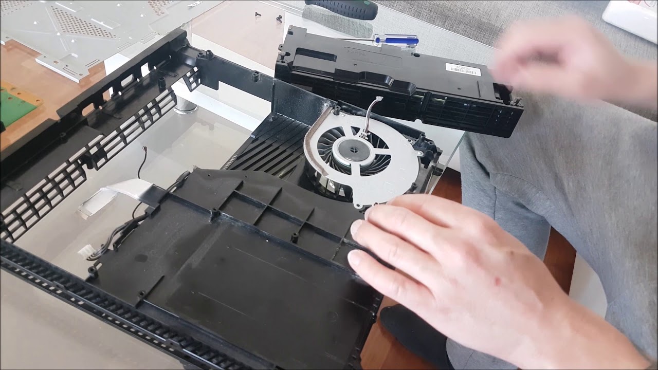 Playstation 4 Wärmeleitpaste erneuern Tutorial /Grauer Wolf