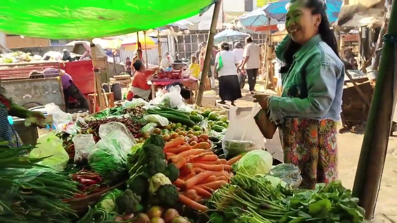 Begitu sangat ramai, pasar karang ayu Semarang
