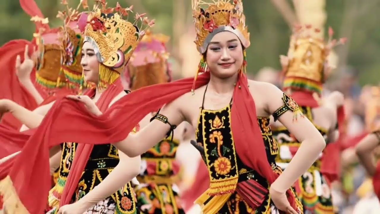 ANTROPOLOGI BUDAYA - FESTIVAL SONGKRAN THAILAND - KELOMPOK 9 