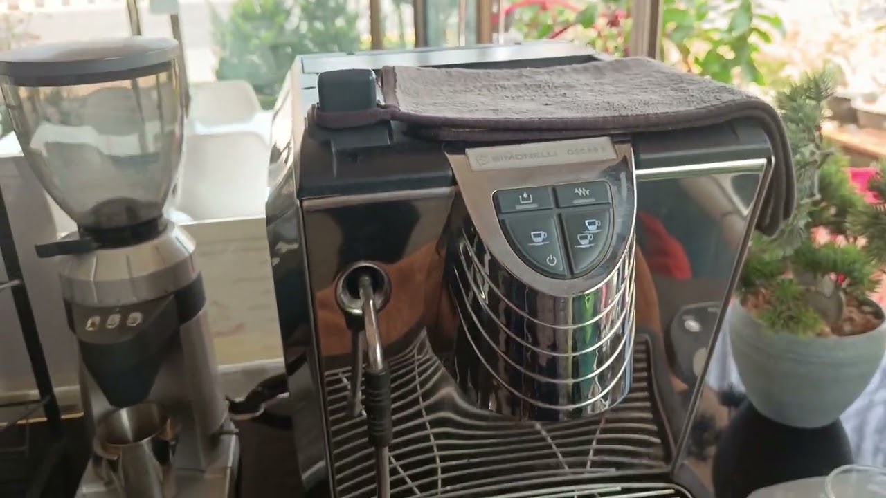มินิรีวิว เครื่องชงกาแฟ Simonelli Oscar II