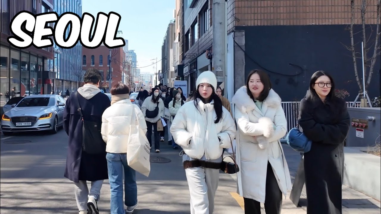 Seongsu-dong Cafe Street Walking Tour. Seoul City Korea 4k City Tour