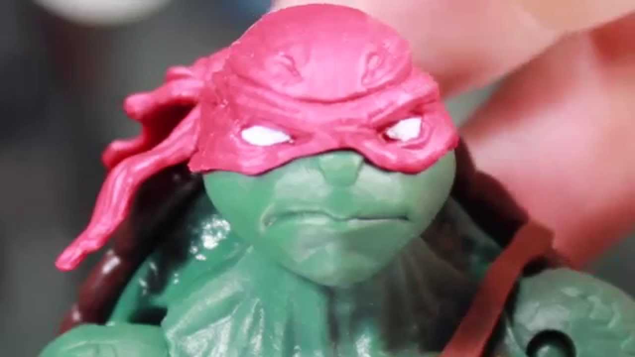 Teenage Mutant Ninja Turtles 2014 Movie Raphael Basic Action Figure Toy Review