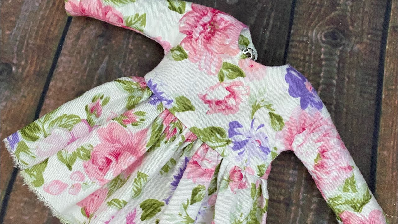 DIY long sleeves dress for Blythe doll. Sewing pattern, step by step instructions. Floral dress