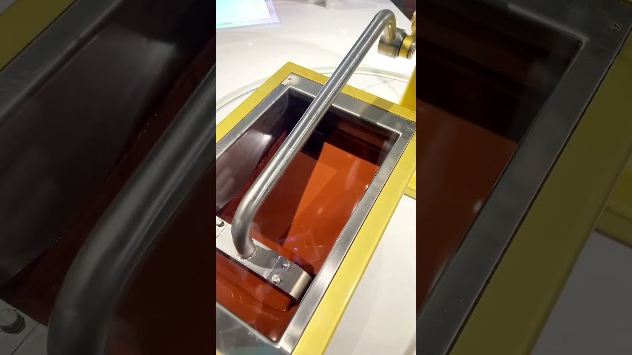 LOCATION DETAILS BELOW 🍭🍫👇 📍Welcome to the Lindt Home of Chocolate located in Zurich, Switzerland