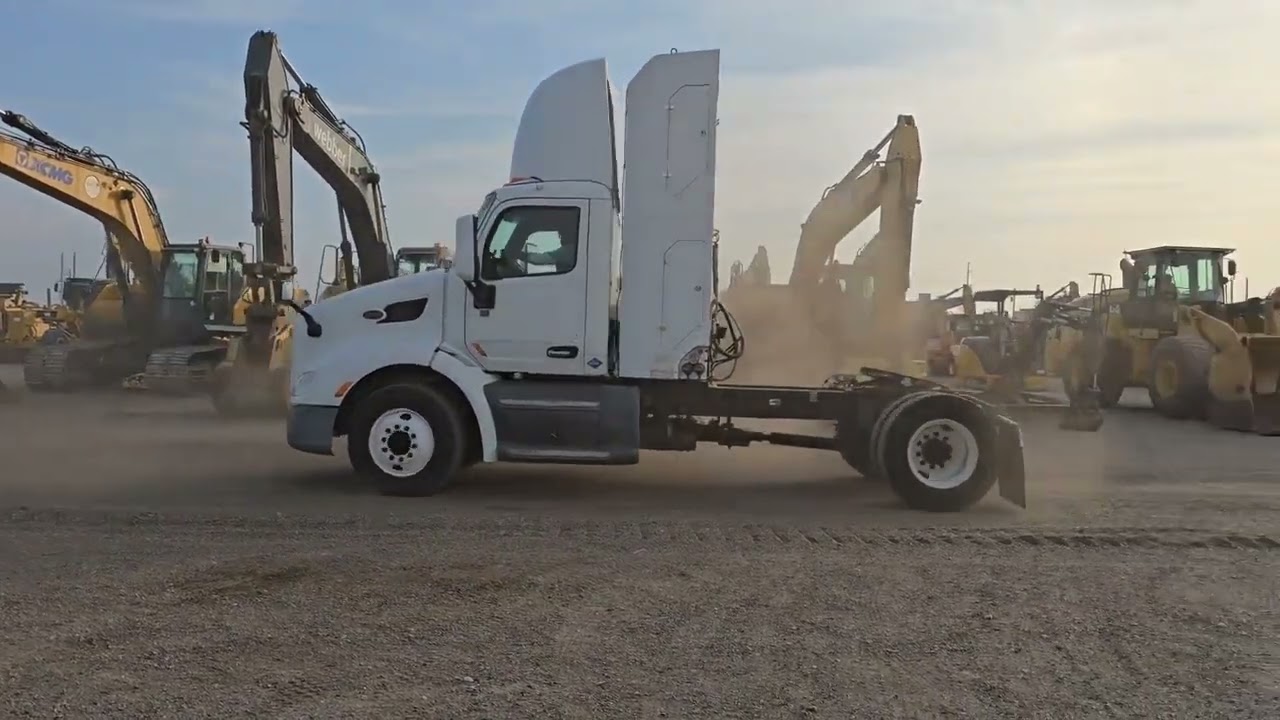 2017 PETERBILT 579 For Sale