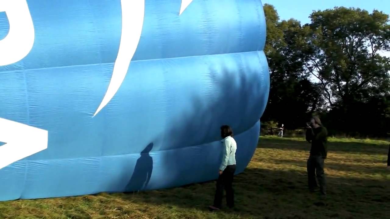 The Astra Hot Air Balloon at The Black Horse Great Missenden - 26 September 2009