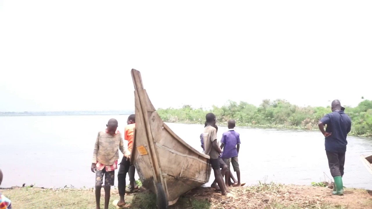Agataliikonfuufu Abantu 14 bagudde mu nnyanja omukaaga ne bafiirawo