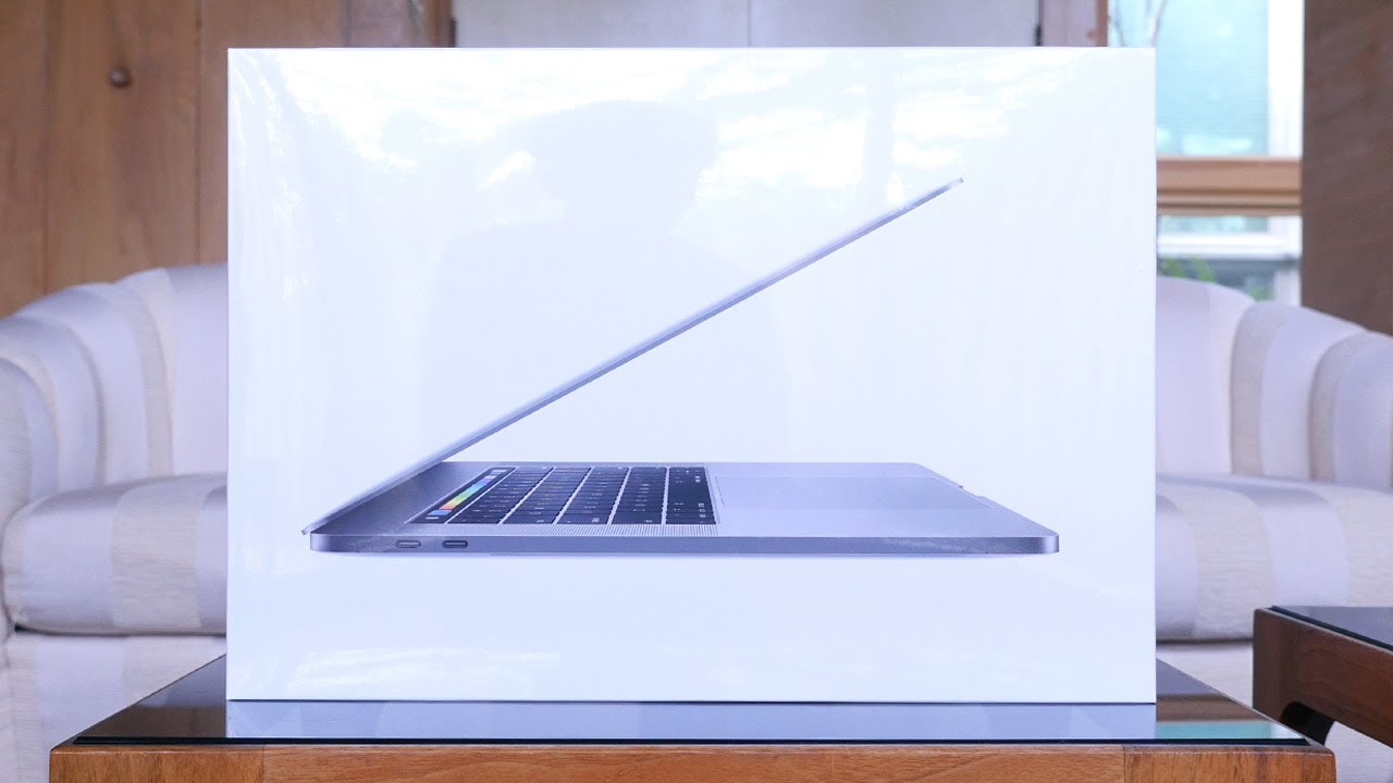 Apple MacBook Pro 15-inch (2017, Kaby Lake): Unboxing and First Impressions