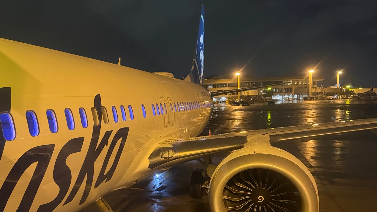 TRIP REPORT! ANC-HNL 737 MAX-9 PREMIUM CLASS ALASKA AIRLINES AMAZING VIEWS OF MOUNTAINS!!